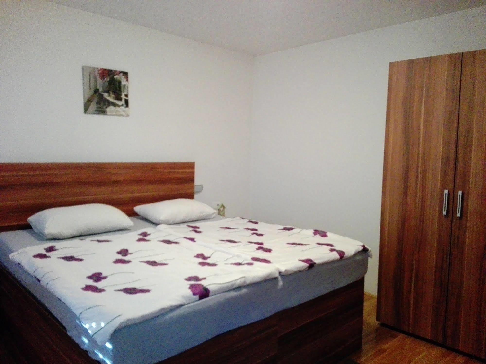 Boutique Saray Bosna Motel ซาราเยโว ภายนอก รูปภาพ