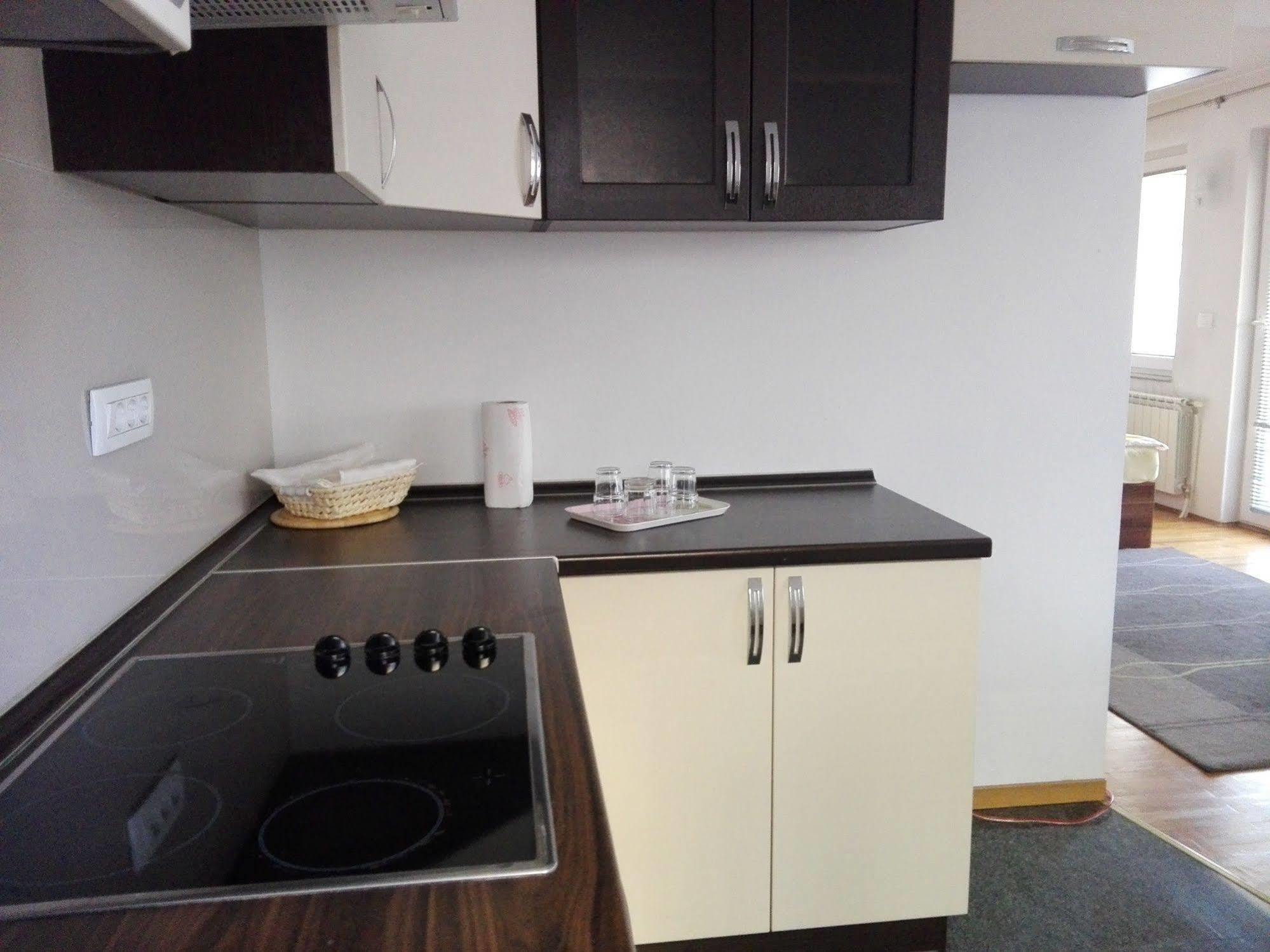 Boutique Saray Bosna Motel ซาราเยโว ภายนอก รูปภาพ